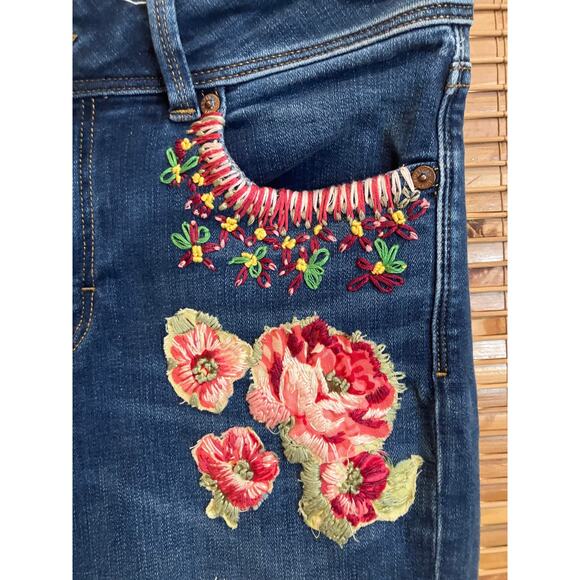 American Eagle Embroidered Upcycled Sz 8 Jeans Floral Pink Blue Hippie Festival - Picture 3 of 12